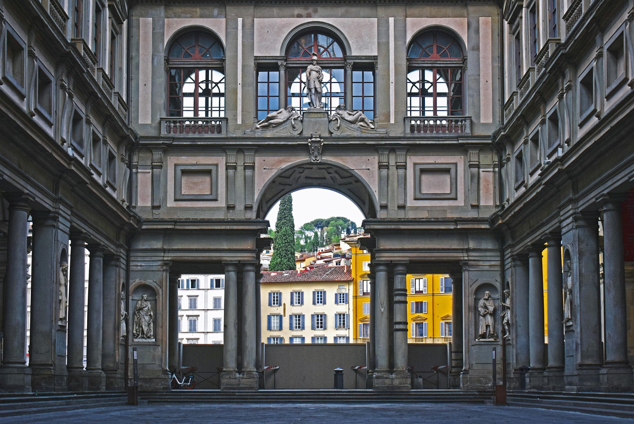 uffizi gallery, courtyard, columns, architecture, peristyle, colonnade, building, art museum, renaissance, florence, italy, uffizi gallery, uffizi gallery, uffizi gallery, uffizi gallery, uffizi gallery