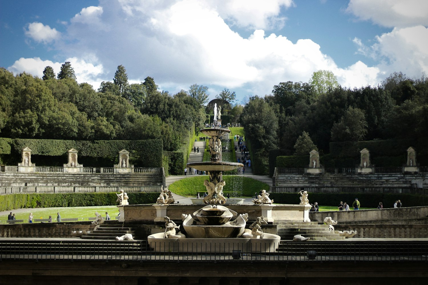 Fountain and terraced greenery in the Boboli Gardens in Florence
